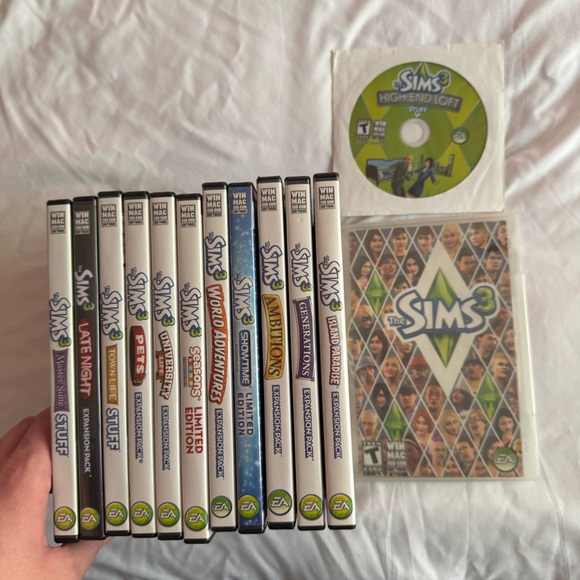 The sims 3 + 12 game add ons - Picture 3 of 6